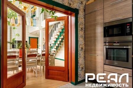 Жилой дом с участком 5 сот. ИЖС