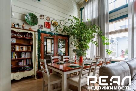 Жилой дом с участком 5 сот. ИЖС