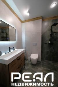 Жилой дом с участком 10.4 сот. ИЖС