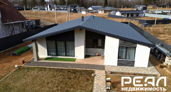 Жилой дом с участком 10.4 сот. ИЖС