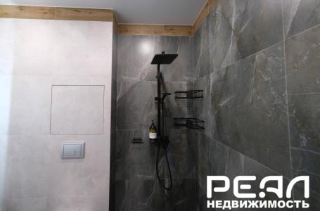 Жилой дом с участком 10.4 сот. ИЖС