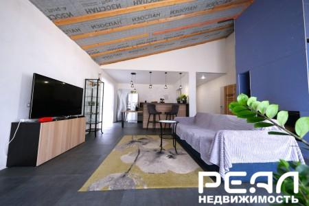 Жилой дом с участком 10.4 сот. ИЖС