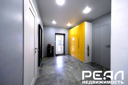 Жилой дом с участком 10.4 сот. ИЖС